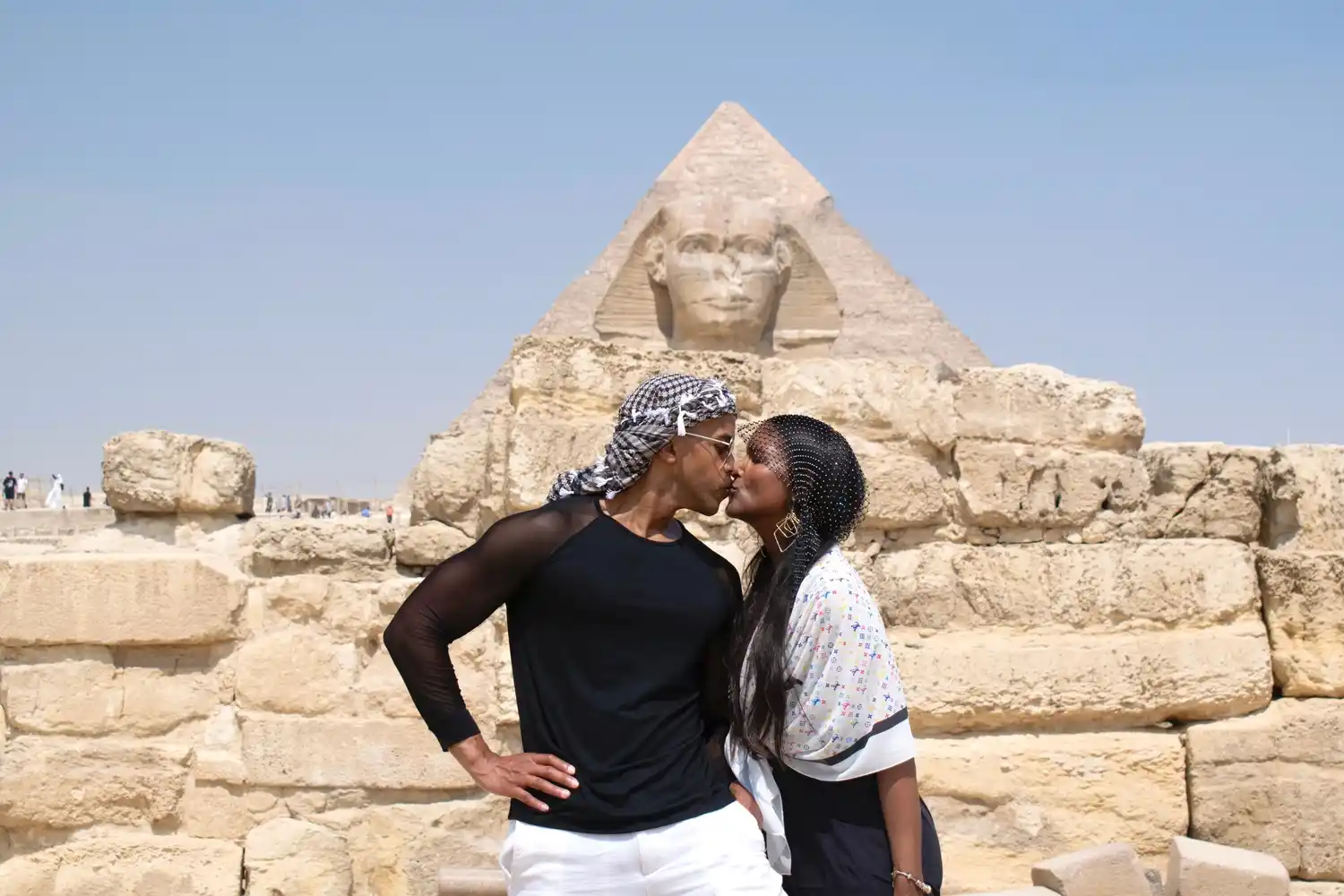 Professional Pyramids photoshoot and private tour at Giza – Egypt Photography Tours